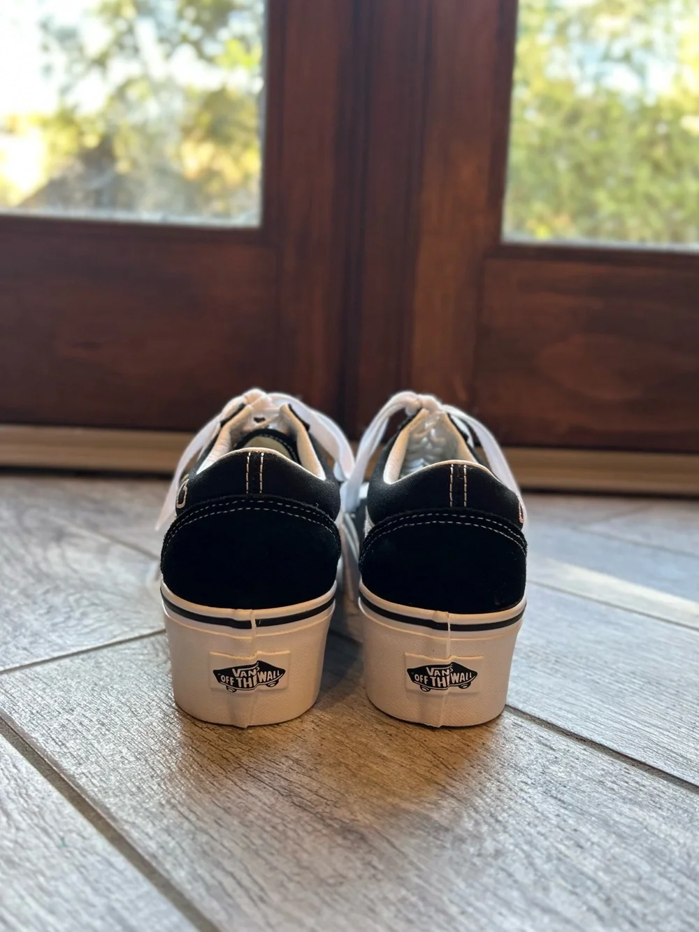 VANS Embroidered Old Skool Platform Sneakers, Women’s 5.5, Never Worn!